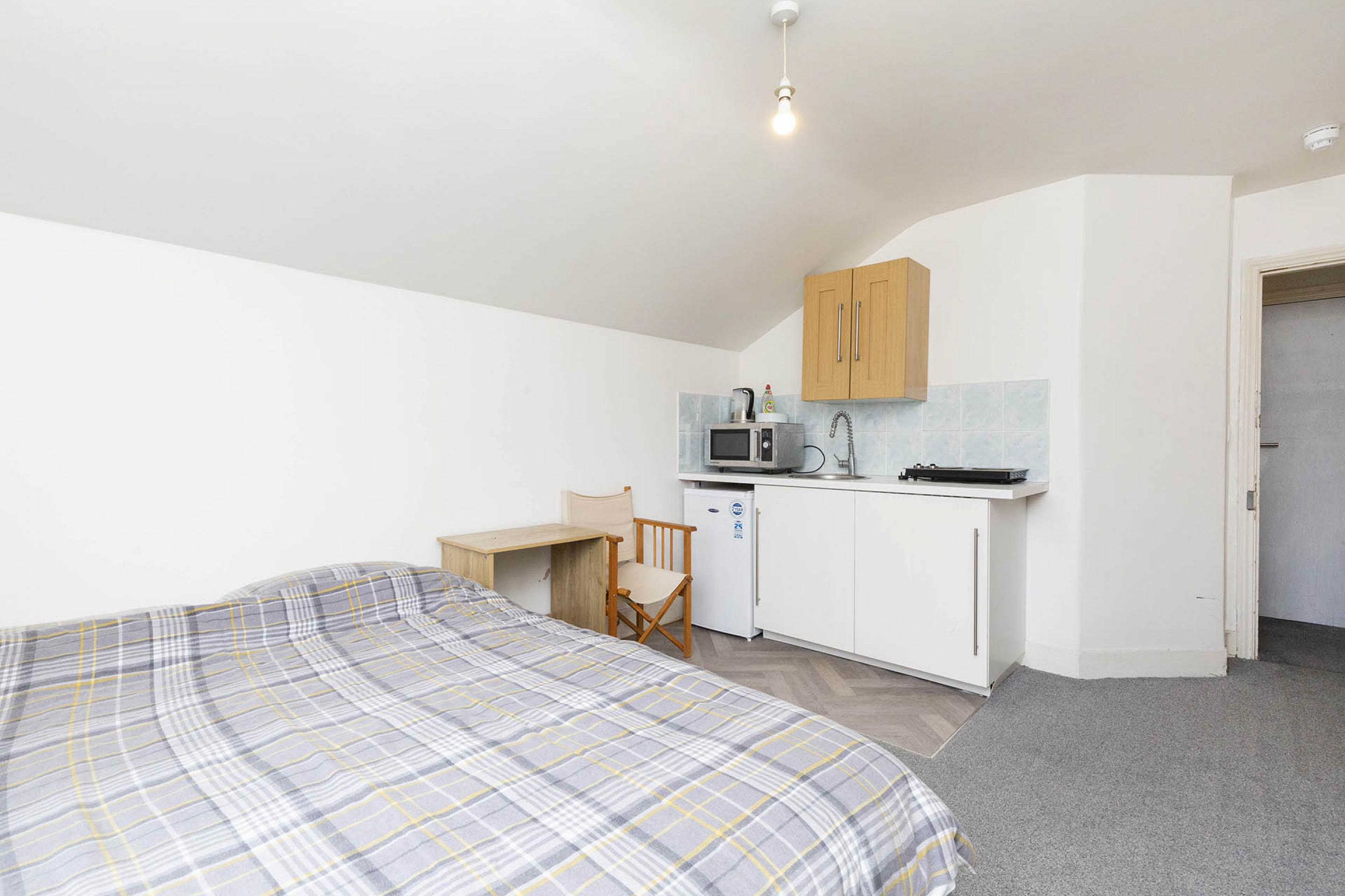 			Studio Apartment, 1 bath, 1 reception Flat			 Teignmouth Road, Willesden Green NW2